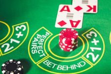 Comprehensive list of all known blackjack side bets, payouts and odds of winning.