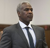 Charles Oakley Allegedly Caught Cheating at Casino Games in Vegas